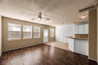 5642 Claybeck Ln in Katy, TX - Building Photo - Building Photo