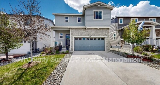 property at 1933 Villageview Ln