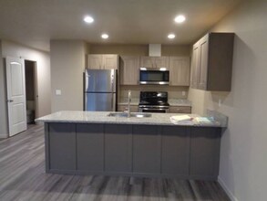 205 'J' St in Lebanon, OR - Building Photo - Building Photo