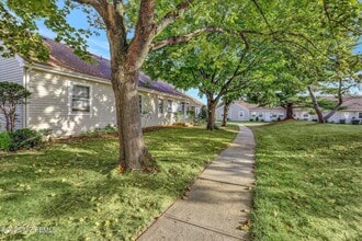 39 Piazza San Paola in Freehold, NJ - Building Photo - Building Photo