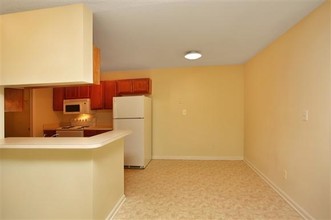 Sterling Park Apartments in Henderson, NC - Building Photo - Interior Photo