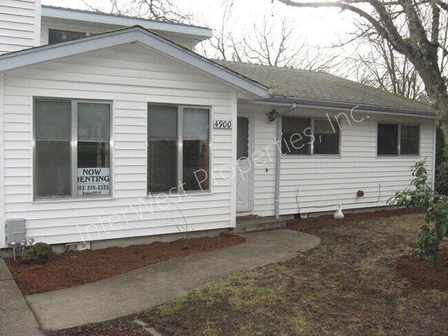 4900 SW 165th Ave in Beaverton, OR - Building Photo - Building Photo