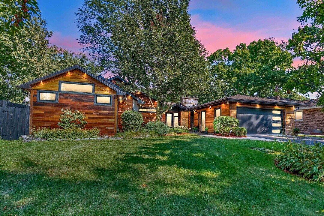 623 Echo Ln in Glenview, IL - Building Photo