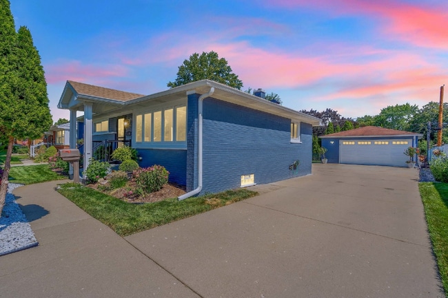 property at 1193 Mohawk Dr