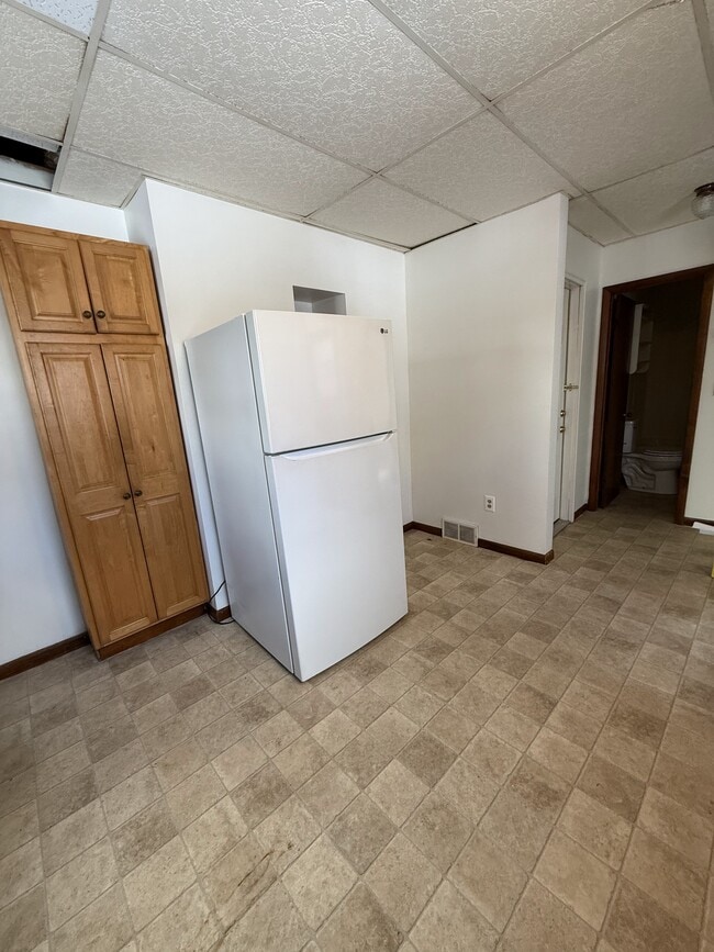 918 Powell Ave, Unit 3