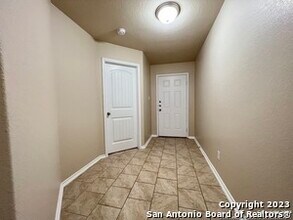 1713 London Blue in San Antonio, TX - Building Photo - Building Photo
