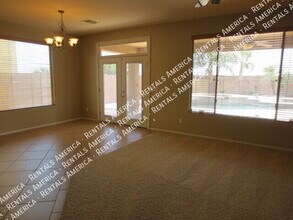 103 W Hawk Way in Chandler, AZ - Foto de edificio - Building Photo
