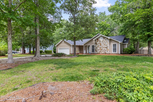 439 Candlewood Dr in Jacksonville, NC - Building Photo - Building Photo