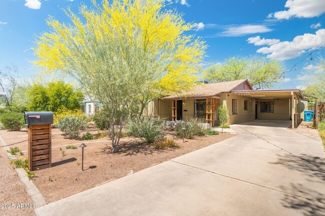 property at 2434 E Pinchot Ave