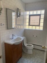 307 Ridge Rd, Unit Lower level in Wilmette, IL - Building Photo - Building Photo