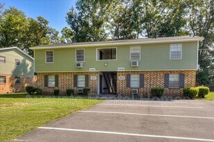 404 Verdery Dr in Belvedere, SC - Building Photo