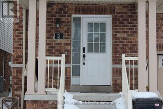 51 Mullholland Ave in Cambridge, ON - Building Photo - Building Photo