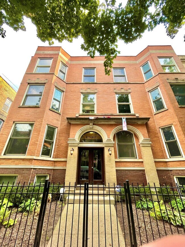 property at 815 W Newport Ave