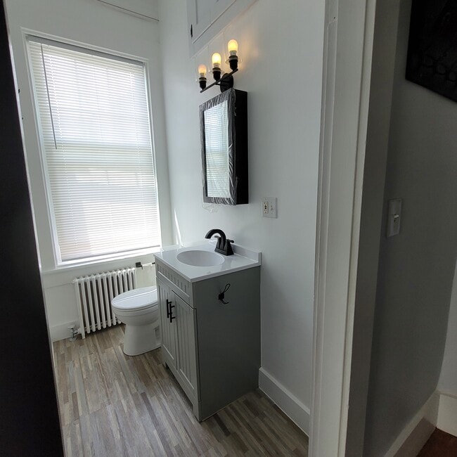 55 W Main St, Unit C in Groton, MA - Building Photo - Building Photo