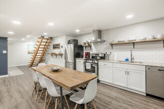 226 S Hoyne Ave in Chicago, IL - Building Photo - Building Photo