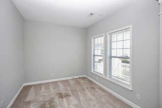 17731 N Shore Cir in Cornelius, NC - Building Photo - Building Photo