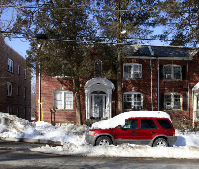 2510 41st St NW in Washington, DC - Building Photo - Building Photo