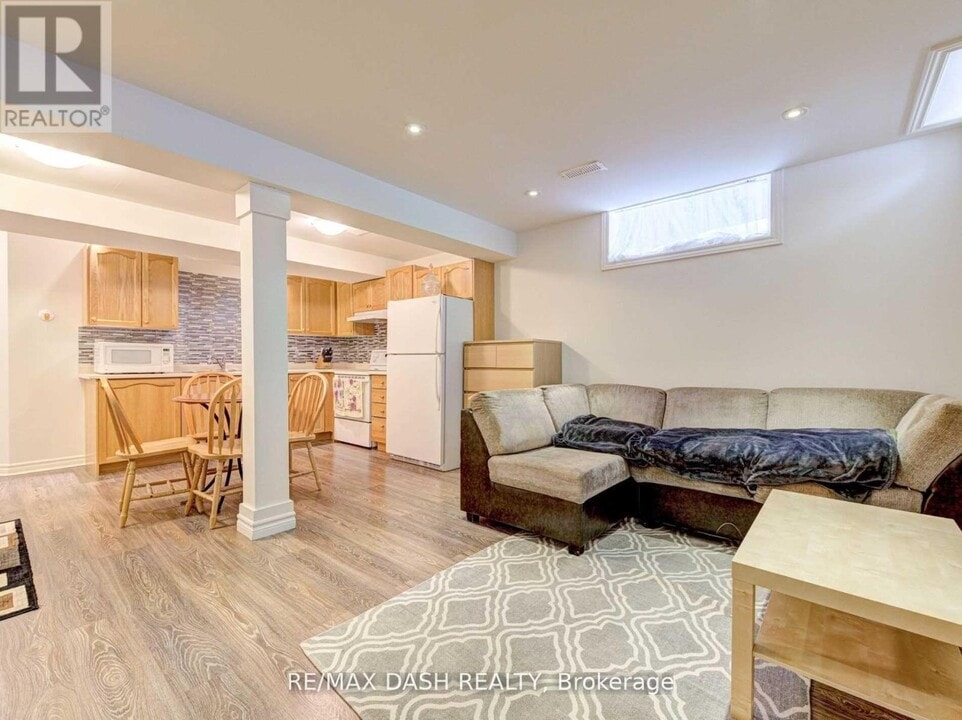 14 Ness Rd in Brampton, ON - Building Photo