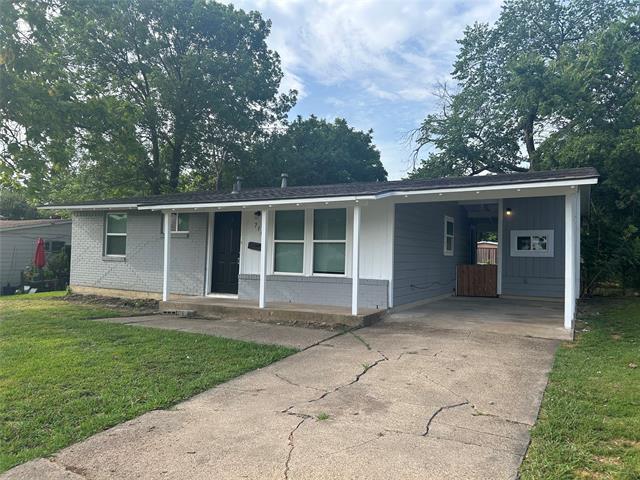 710 E Daugherty Dr in Garland, TX - Foto de edificio - Building Photo