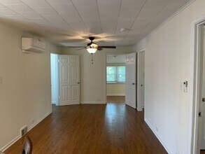 406 W Main St in Urbana, IL - Building Photo - Building Photo