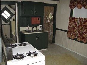 166 North St in Bristol, CT - Building Photo - Building Photo