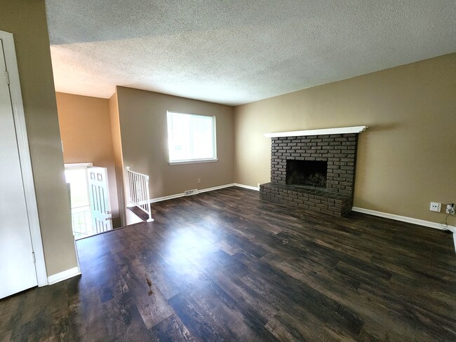 8902 Haskins St, Unit 8902 in Lenexa, KS - Foto de edificio - Building Photo
