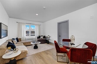 1435 10th St in Fort Lee, NJ - Building Photo - Building Photo