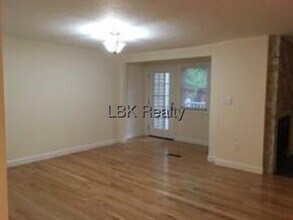 51 C Jackson St in Newton, MA - Building Photo - Building Photo