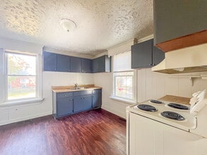 142 Windsor Ave in Colonial Heights, VA - Building Photo - Building Photo