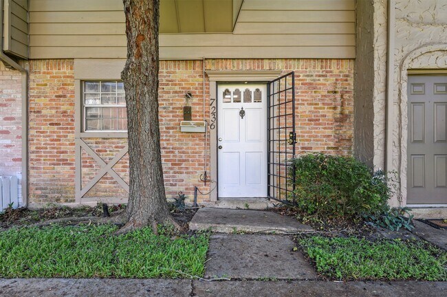 7236 Crownwest St in Houston, TX - Building Photo - Building Photo