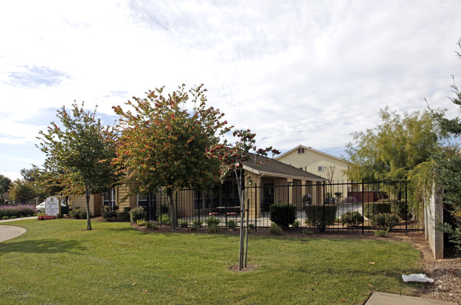 Regency Court in Salinas, CA - Foto de edificio - Building Photo