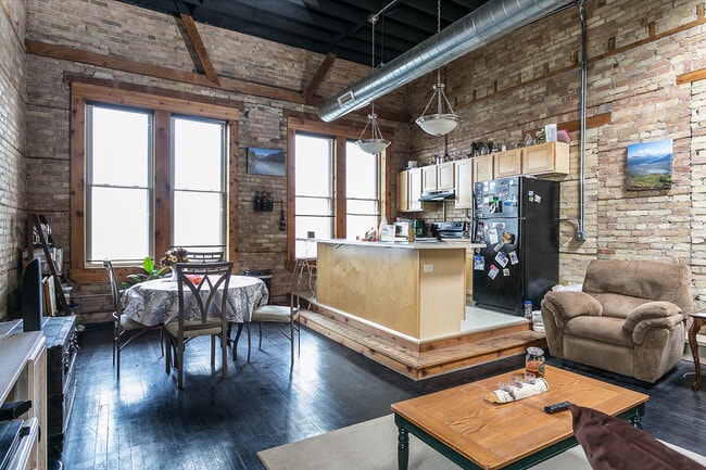 property at 421 N Main St