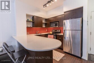 35-135 Hayden St in Toronto, ON - Building Photo - Building Photo