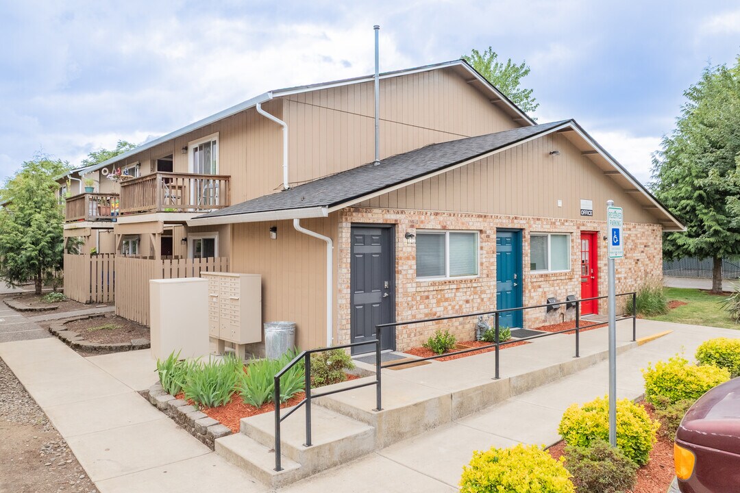 Images Garden View Apartments in Vancouver, WA - Building Photo