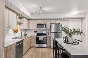 Adara at Totem Lake in Kirkland, WA - Building Photo