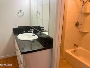 1995 Trainer Wy in Reno, NV - Foto de edificio - Building Photo