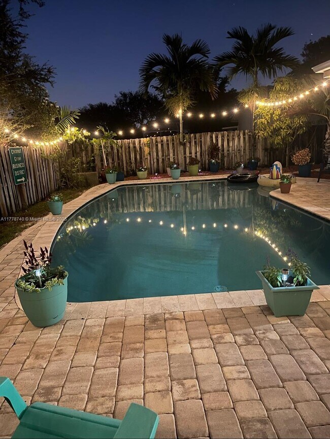 5009 SW 104th Ave in Cooper City, FL - Building Photo - Building Photo