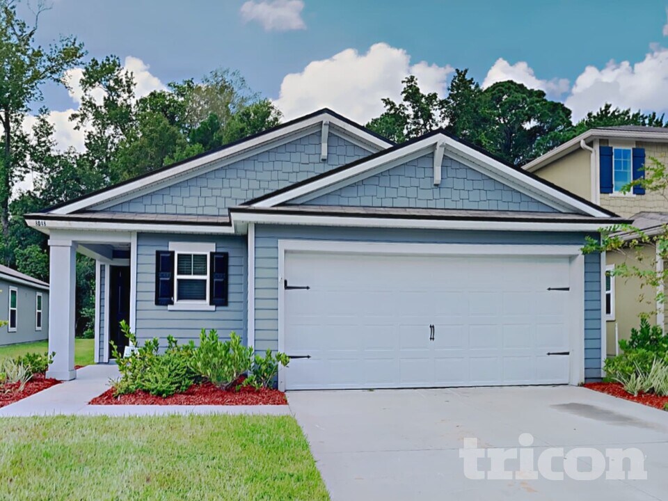 8048 Meadow Walk Ln in Jacksonville, FL - Building Photo