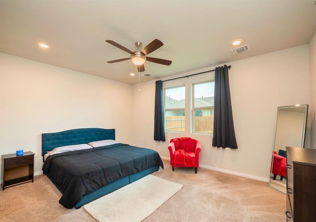 111 Lyrebird Ln in Hutto, TX - Building Photo