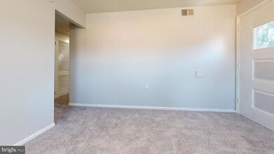 10722 Gifford Ave, Unit 2 in Philadelphia, PA - Building Photo - Building Photo