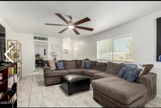 7320 N 17th Ave in Phoenix, AZ - Foto de edificio - Building Photo