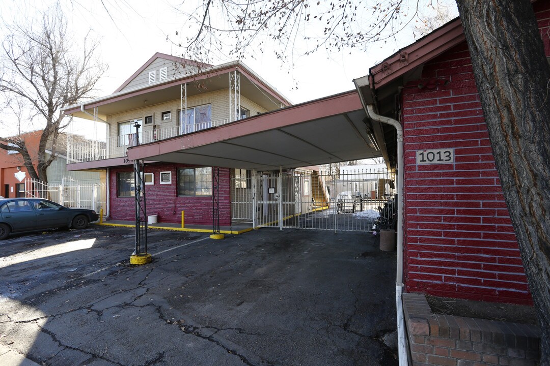 Courtyard Studios in Longmont, CO - Building Photo