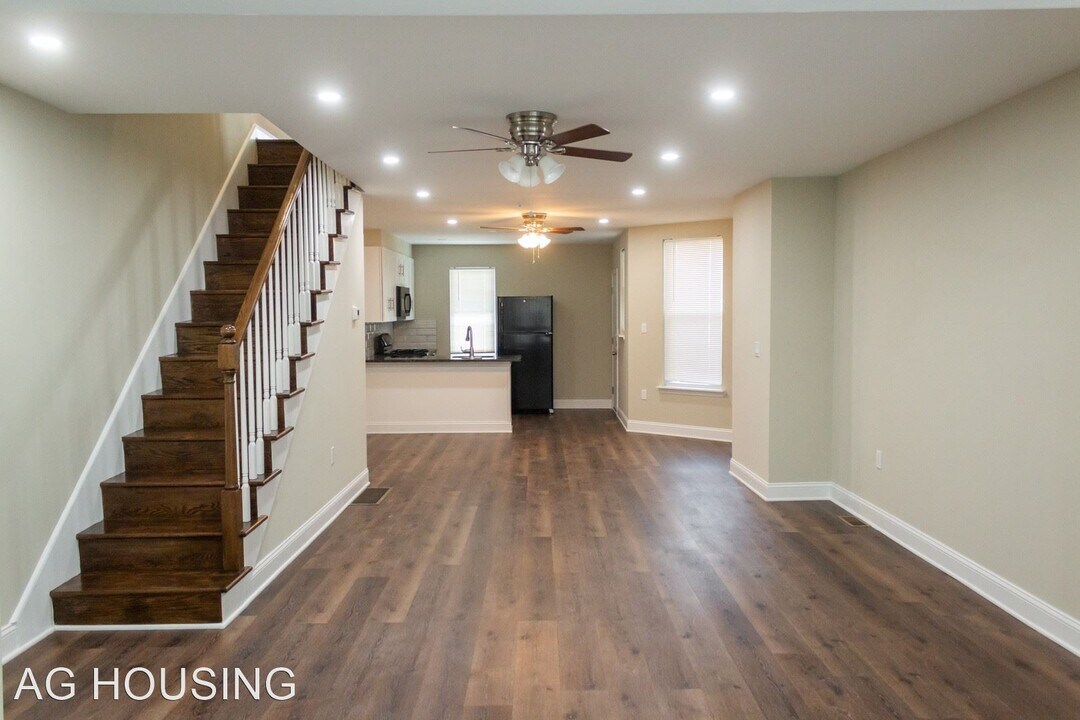 5619 Warrington Ave Photo