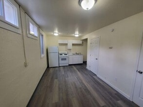 1211 Broadwater Ave in Billings, MT - Building Photo - Building Photo