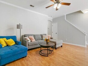 102 Lamplighter Ln in Summerville, SC - Building Photo - Building Photo
