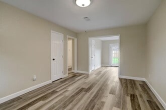 2606 Hillshire Dr in Deer Park, TX - Building Photo - Building Photo