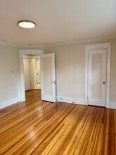 302 Hasbrouck Ave in Kingston, NY - Building Photo - Building Photo