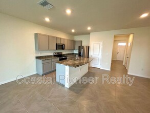 361 Mangrove Shade Cir in Apollo Beach, FL - Building Photo - Building Photo