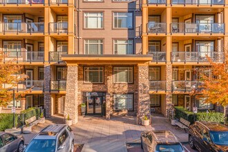 Yorkson Grove Apartments in Langley Twp, BC - Building Photo - Building Photo