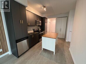 7895 Jane St in Vaughan, ON - Building Photo - Building Photo